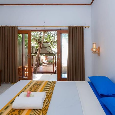 Radika House Apartment Gili Trawangan Exterior photo
