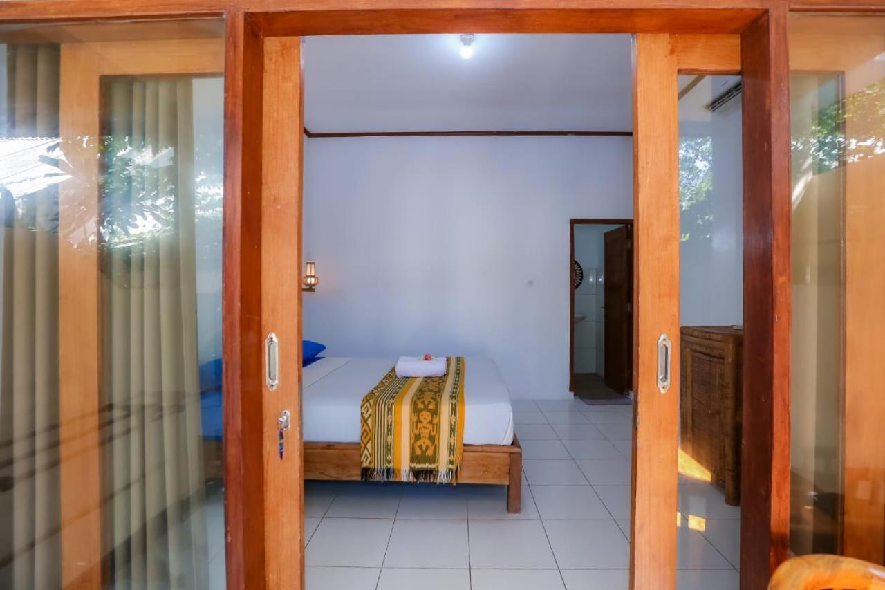 Radika House Apartment Gili Trawangan Exterior photo